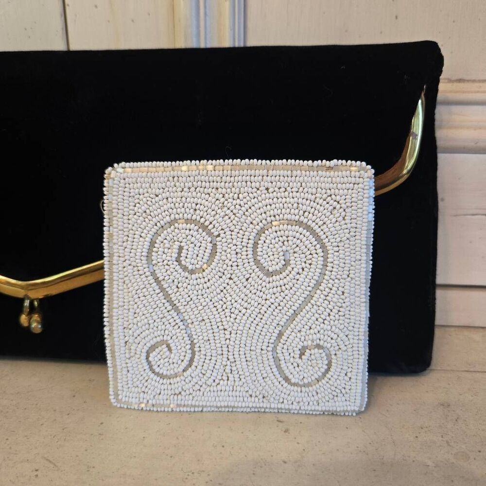 Vintage Micro Bead Bifold Wallet Kiss Change Purse Made in Belgium for Shillito'